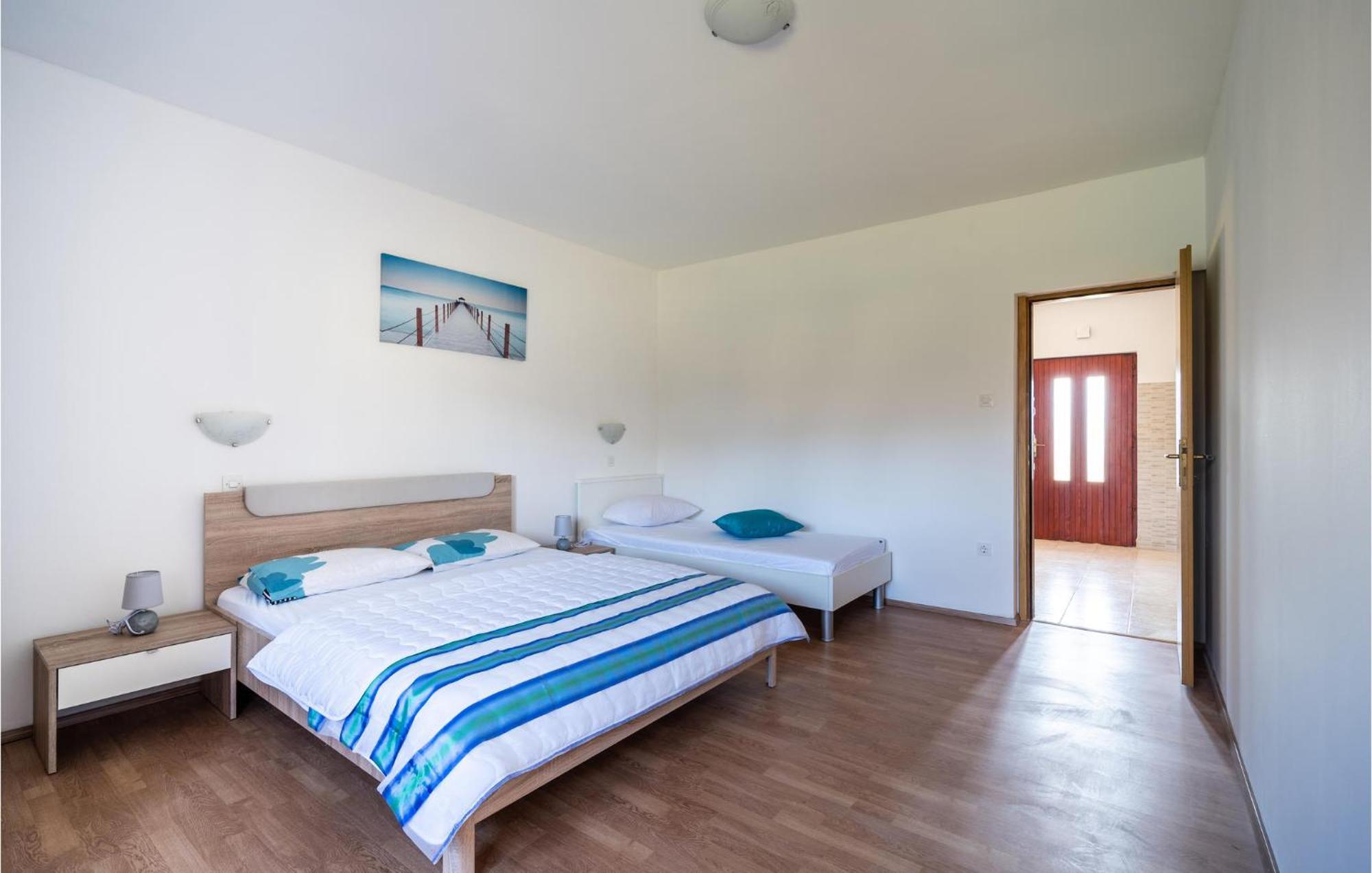 Beautiful Apartment In Krnica With Kitchen Екстериор снимка