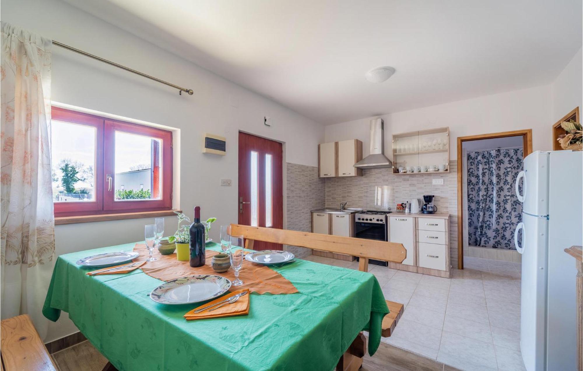 Beautiful Apartment In Krnica With Kitchen Екстериор снимка